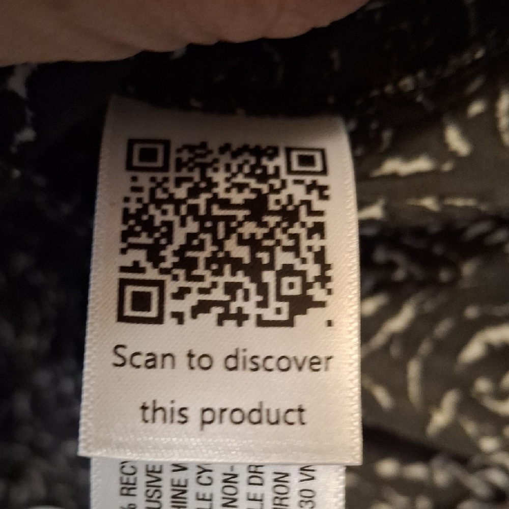 5/$25- NWOT-Universal Thread Black and White Patterned Blouse - Picture 4 of 6